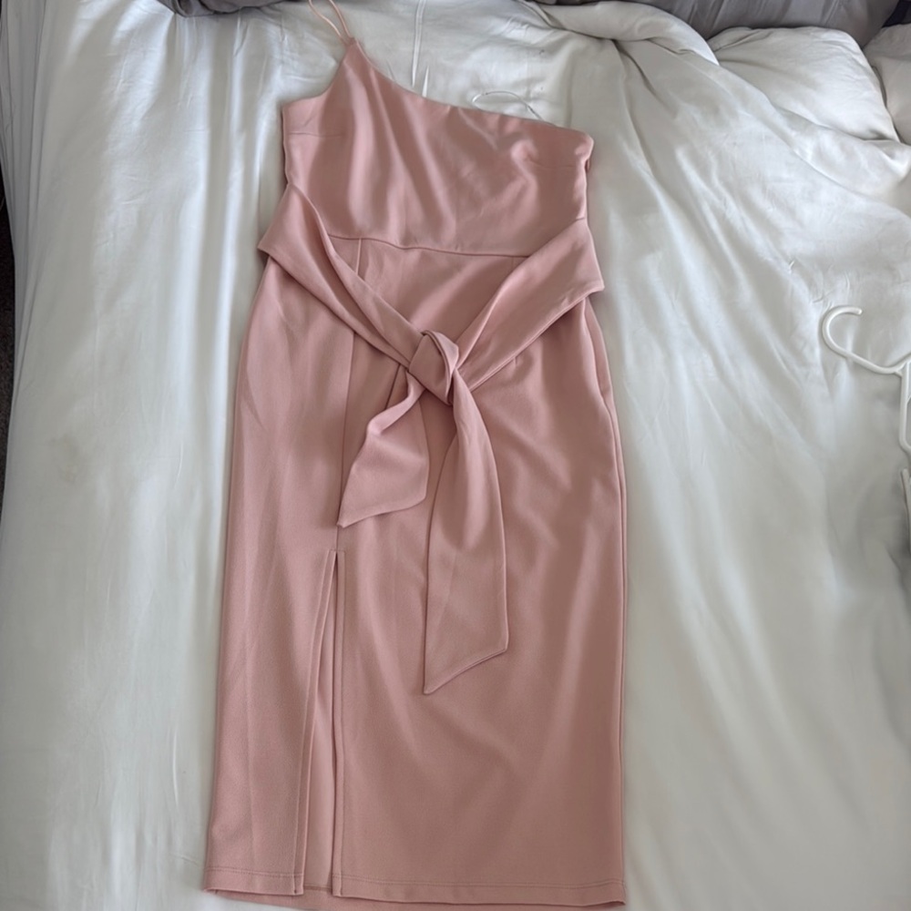 Elegant Pink One-Shoulder Dress